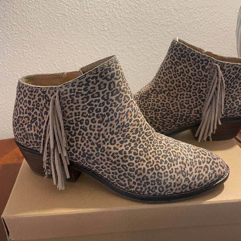 Lucky Brand Suede Leopard Animal Print Booties size 7